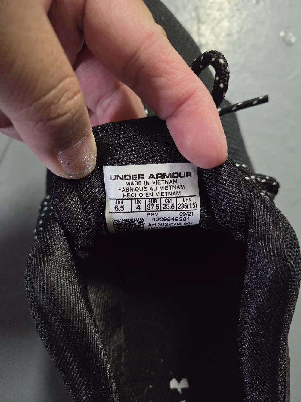 Under Armour black under